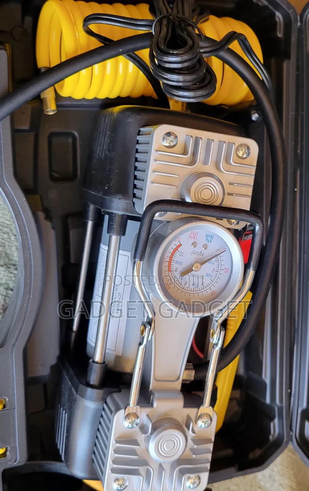 Two-Cylinder 12v Car Tyre Inflator Double Air Compressor
