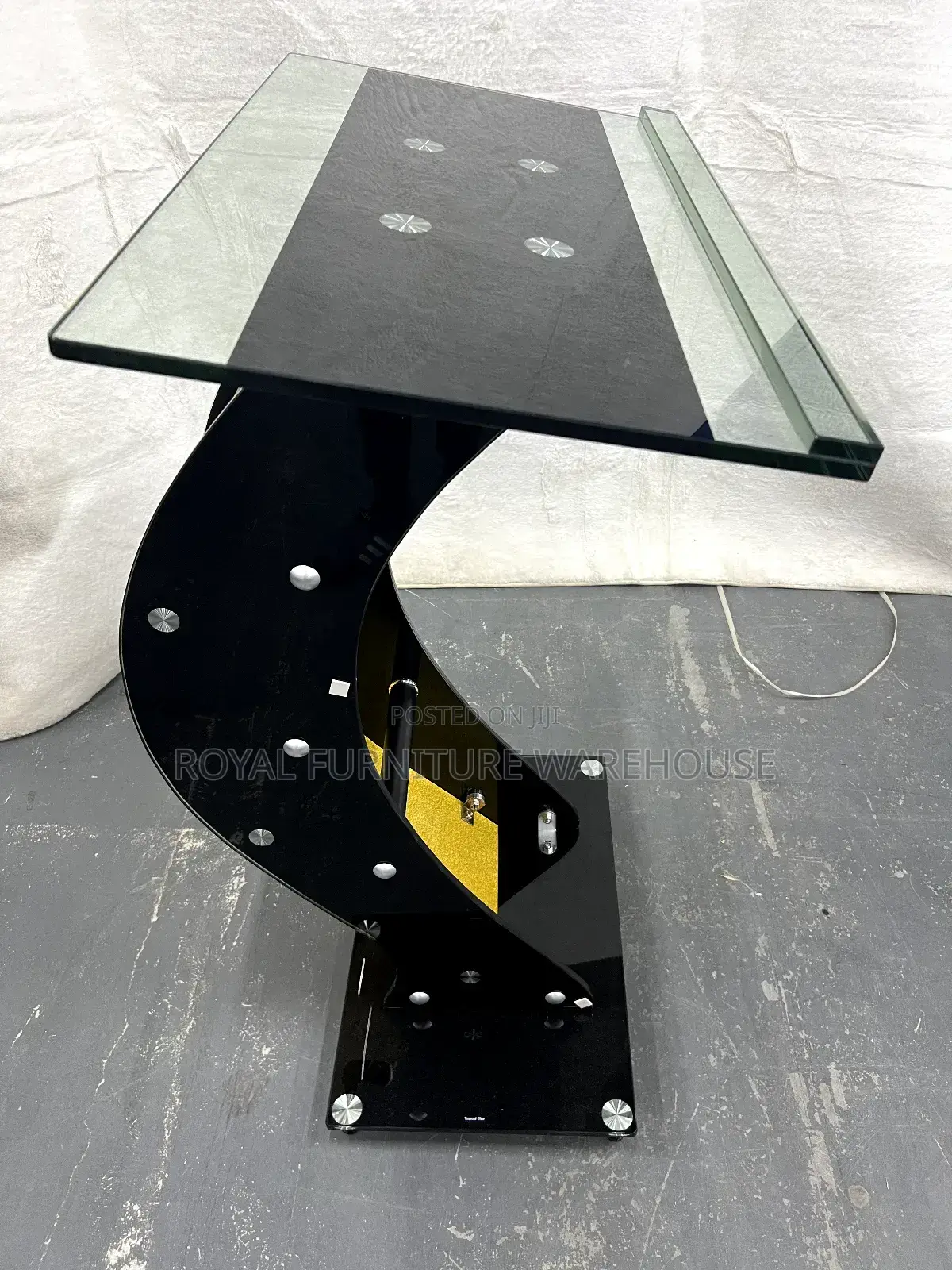 Fully Tempered Glass Curved Preaching Pulpit