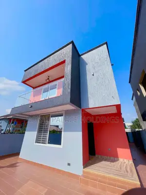 5bdrm House in Adenta Oyarifa, School Junction for sale