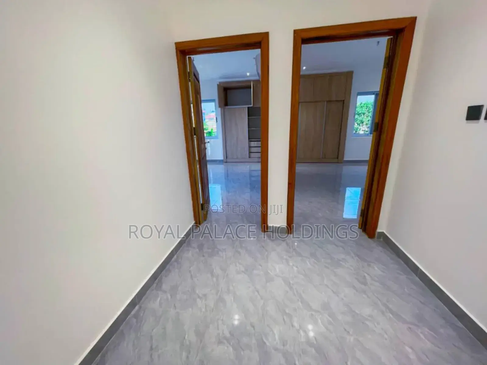 5bdrm House in Adenta Oyarifa, School Junction for sale