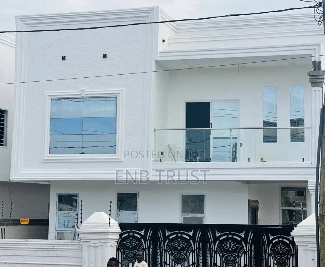 4bdrm House in Ashaley  Botwe, School Junction for sale