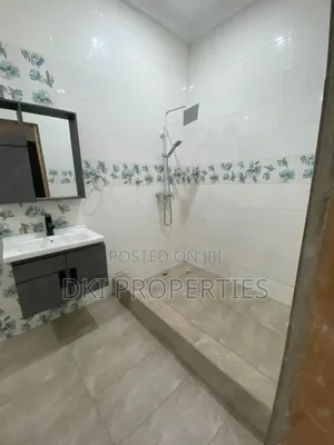 4bdrm House in Dki Properties, East Legon for sale