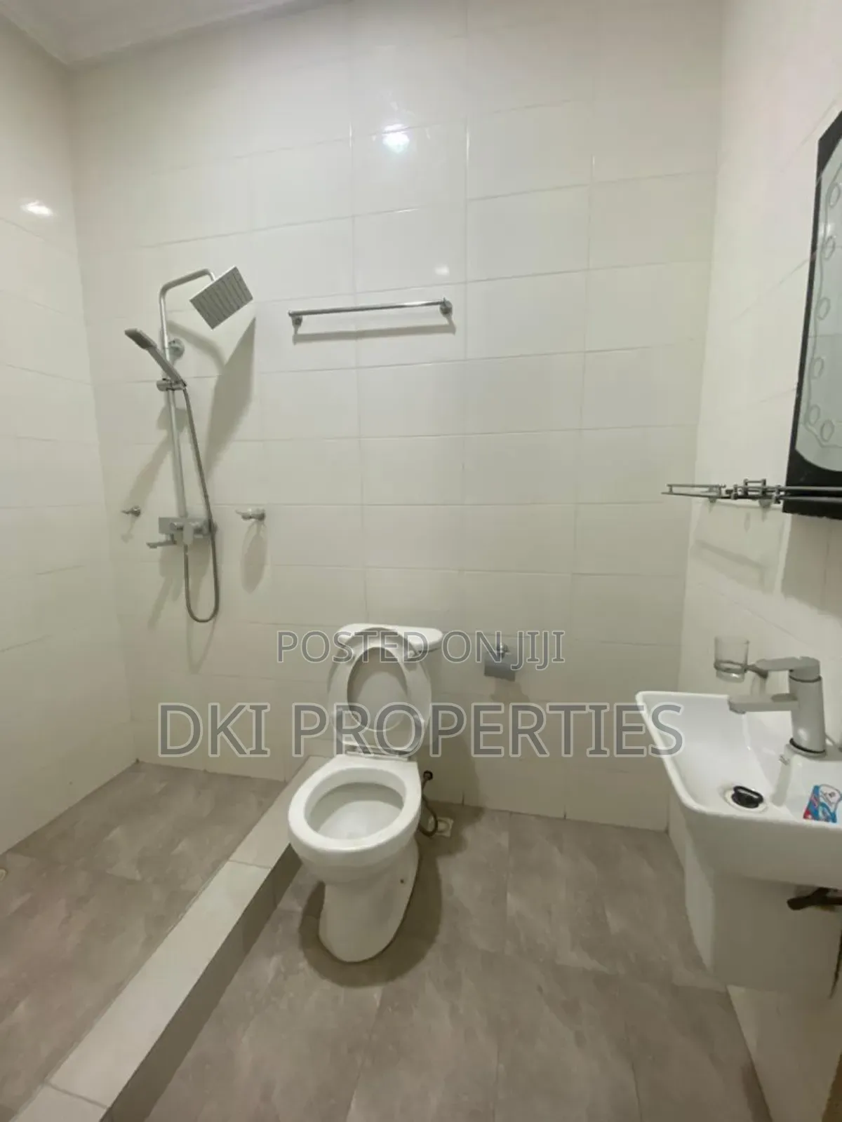 4bdrm House in Dki Properties, East Legon for sale