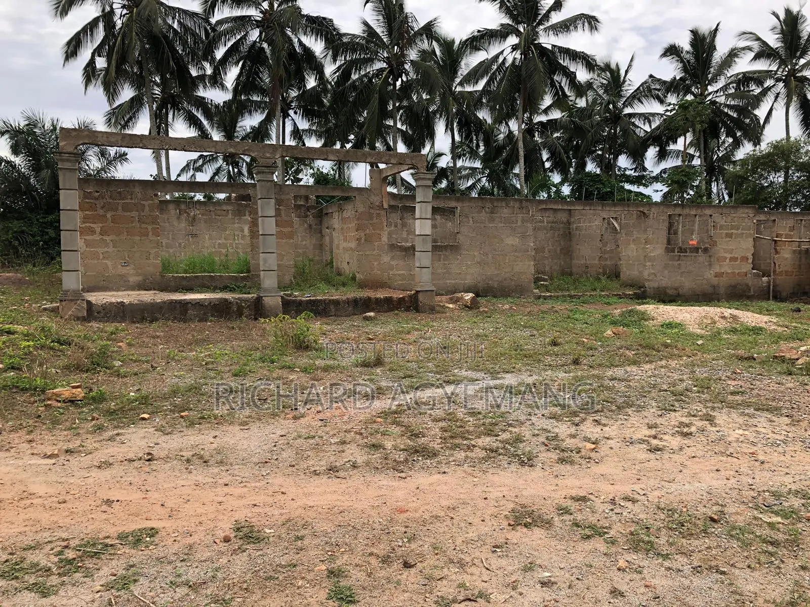 22 Bed Hotel Uncompleted