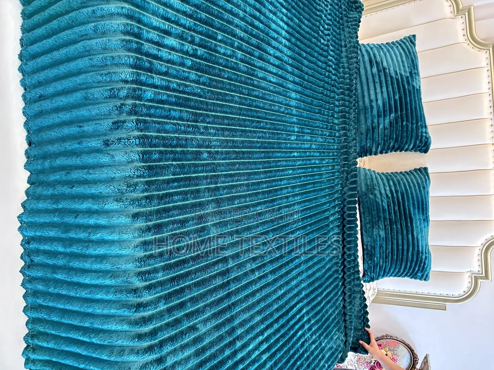 Blankets With 2 Pillow Cases Available for All Bed Sizes