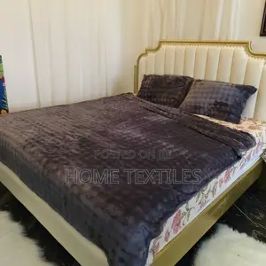 Charcoal Grey Blanket With 2 Pillow Cases