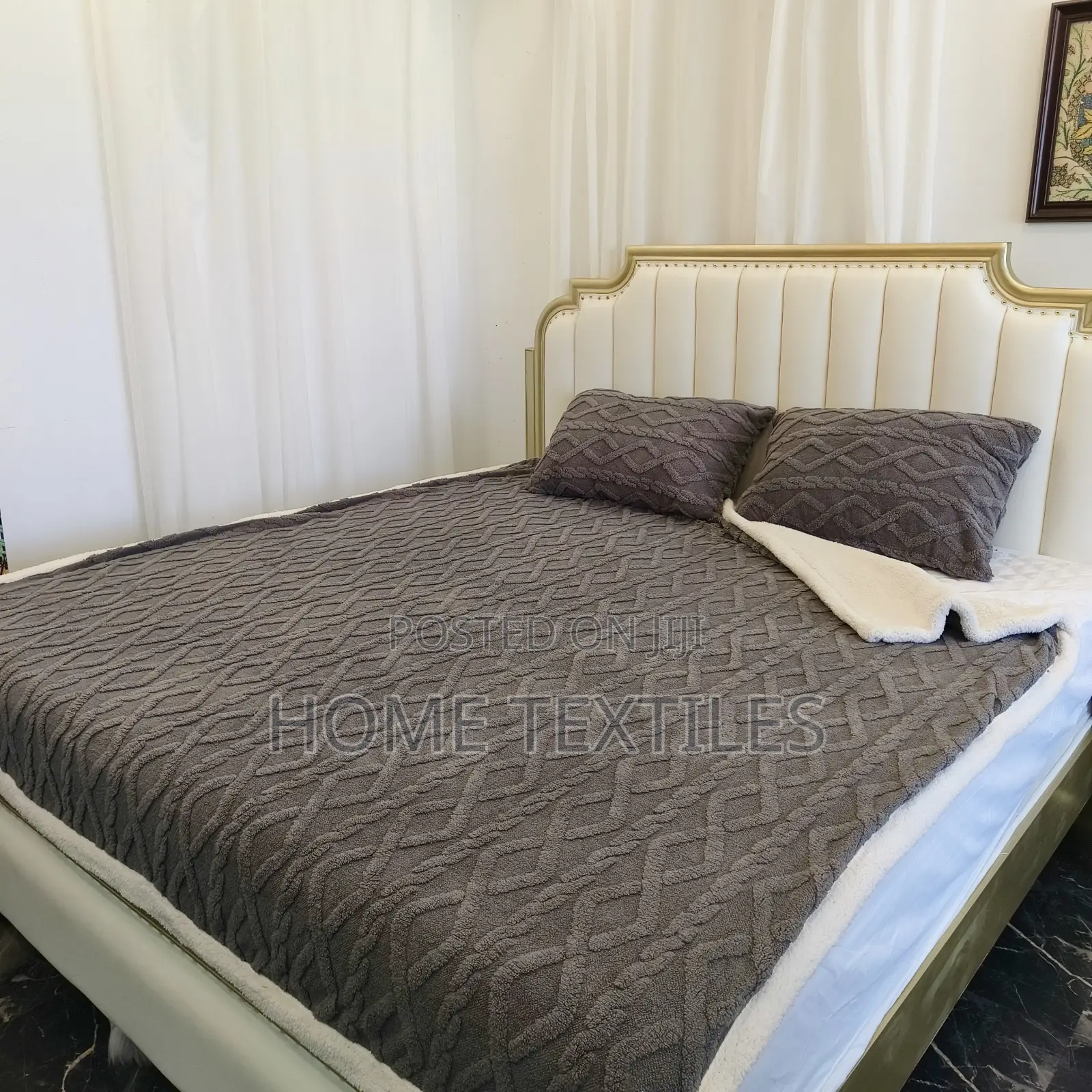 Zigzag Pattern Reversible Blanket With 2 Pillowcases