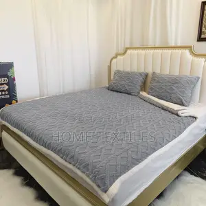 Original Reversible Sherpa Blanket With 2 Pillow Cases