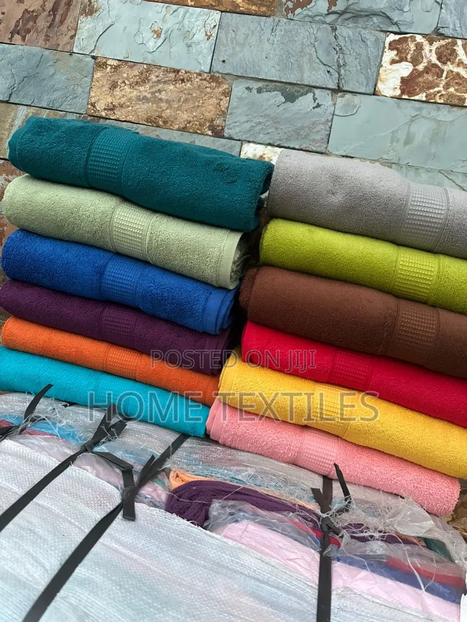 Big Size Bath Towels Available in Different Colors