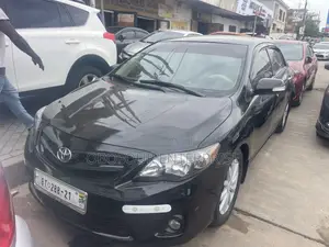 Photo - Toyota Corolla LE 4dr Sedan (1.8L 4cyl 4A) 2010 Black