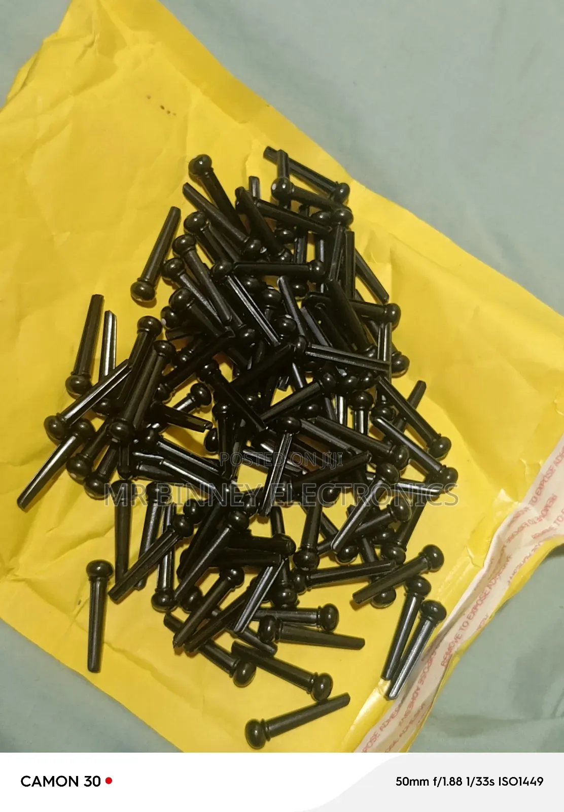 Acoustic Guitar Pin