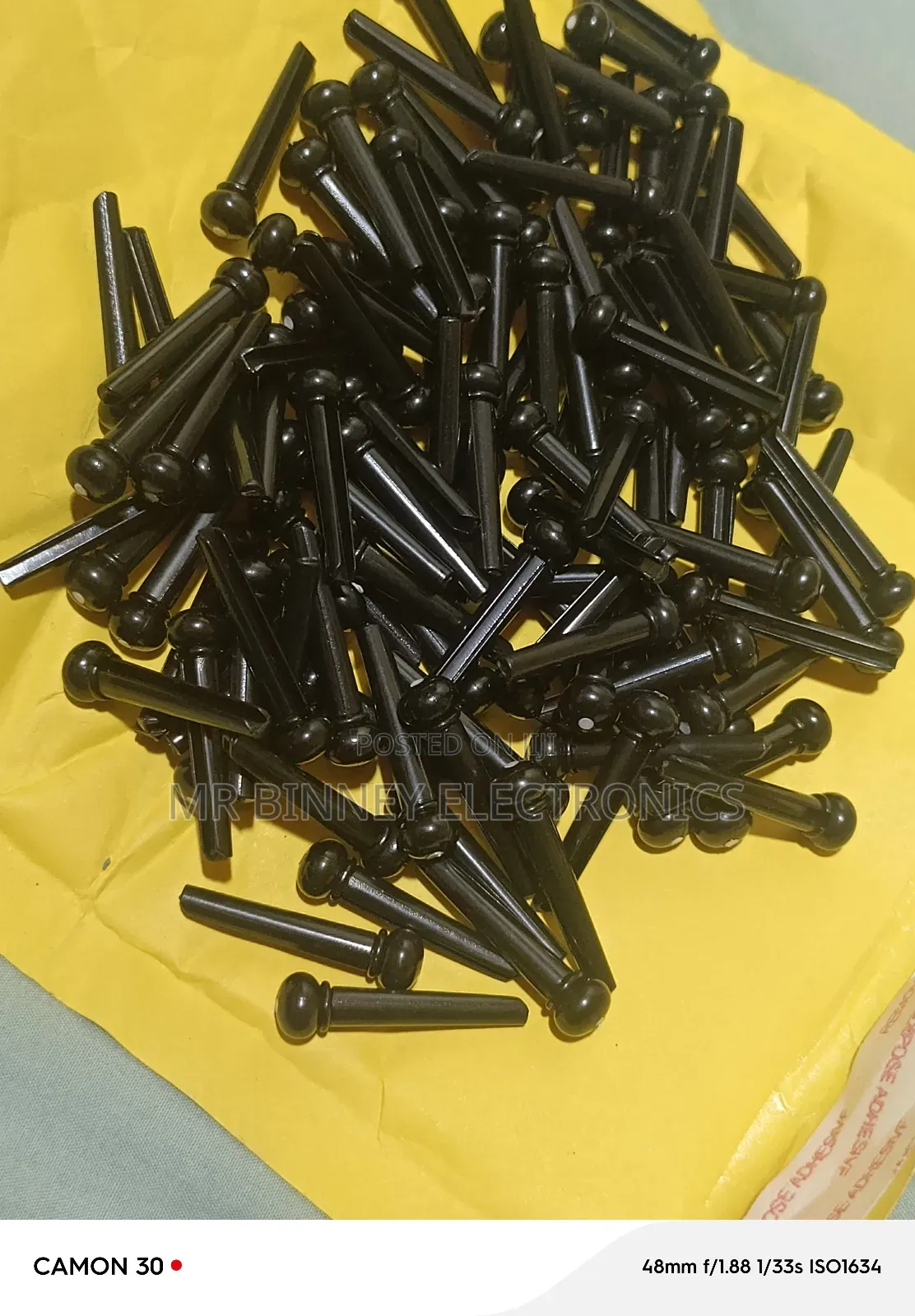Acoustic Guitar Pin