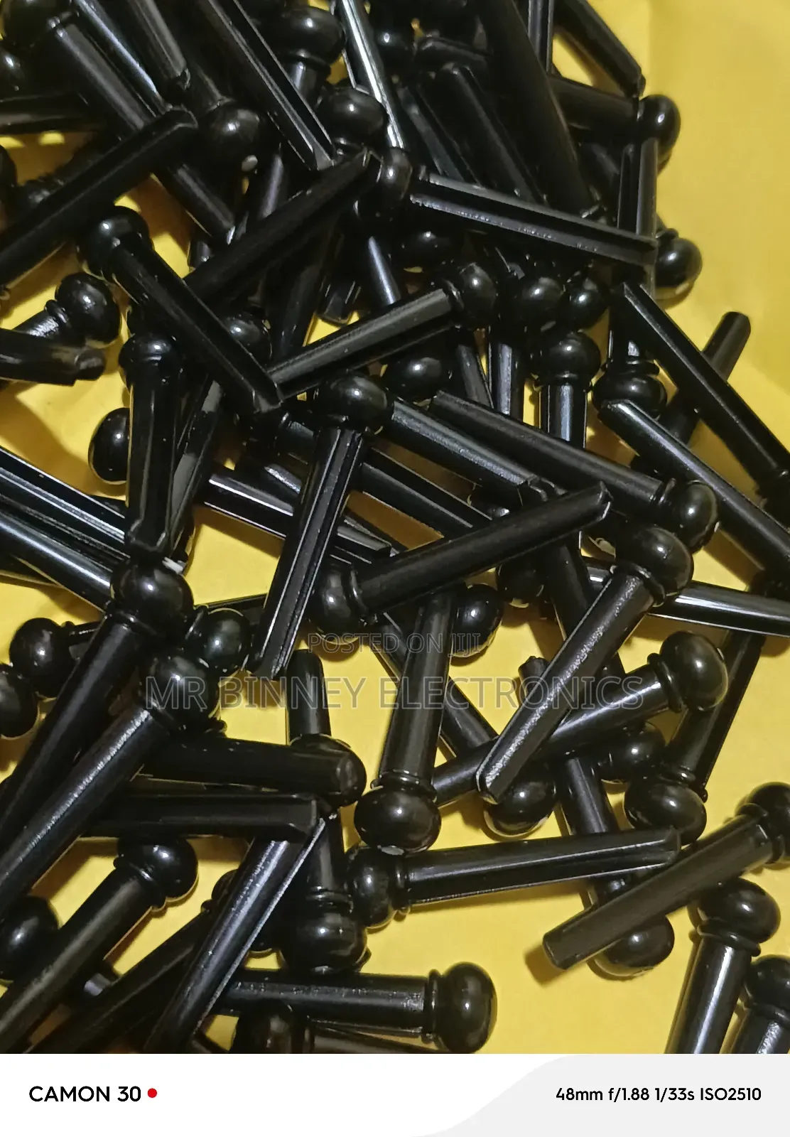 Acoustic Guitar Pin