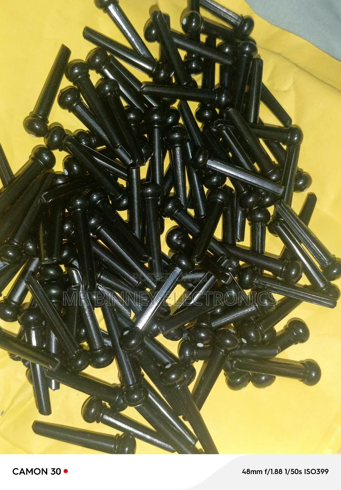 Acoustic Guitar Pin