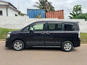 Toyota Voxy 2012 Burgundy