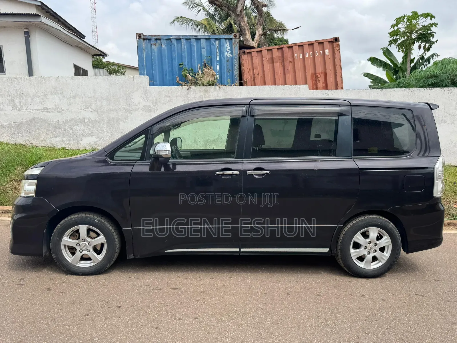 Toyota Voxy 2012 Burgundy