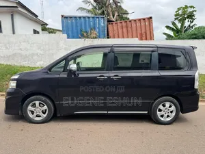 Toyota Voxy 2012 Burgundy