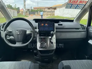 Toyota Voxy 2012 Burgundy