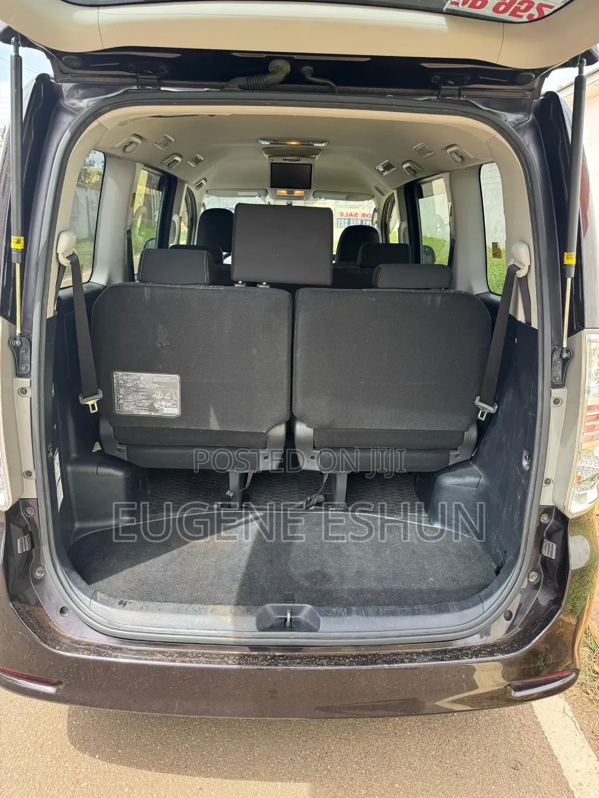 Toyota Voxy 2012 Burgundy