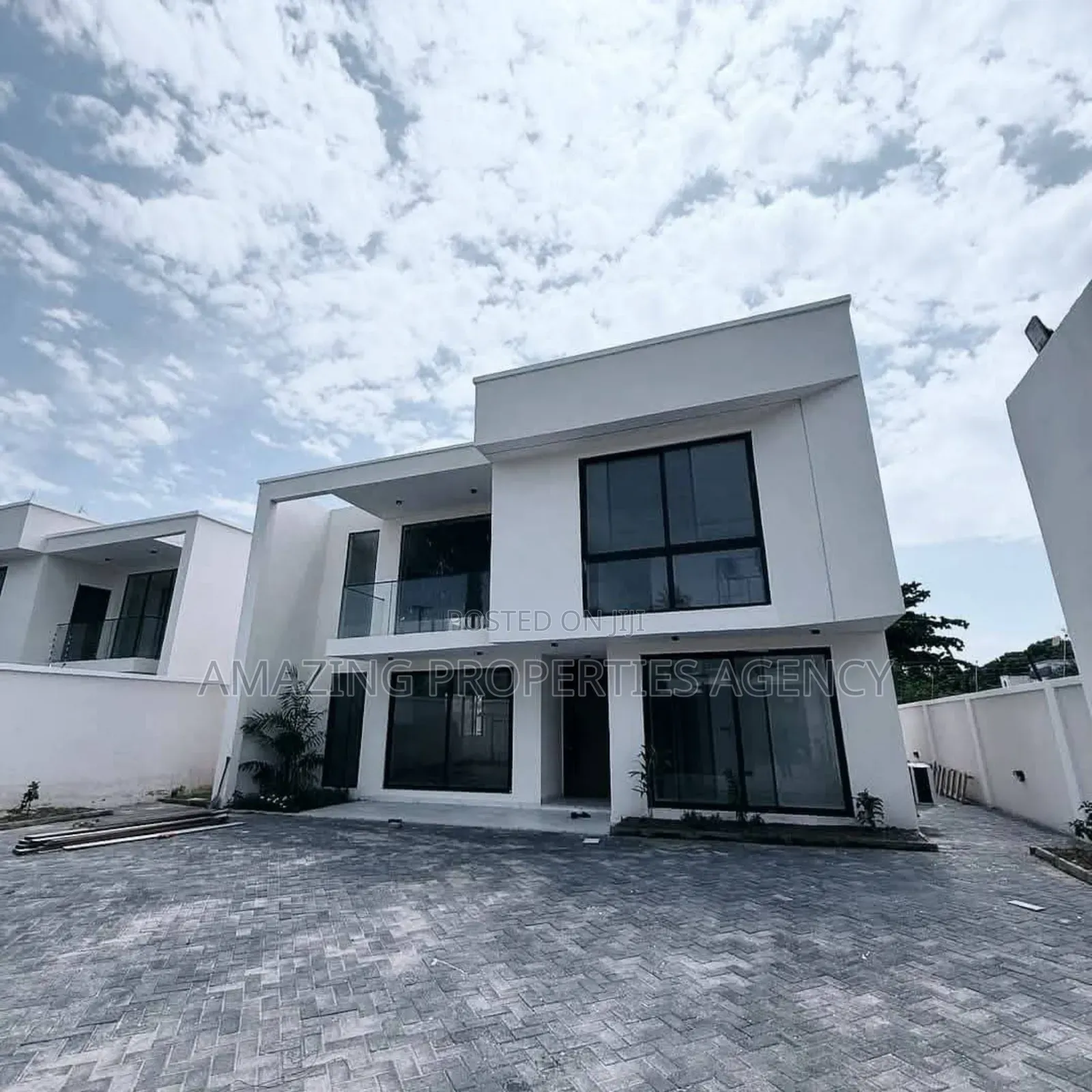 4bdrm Apartment in Cantonments for rent