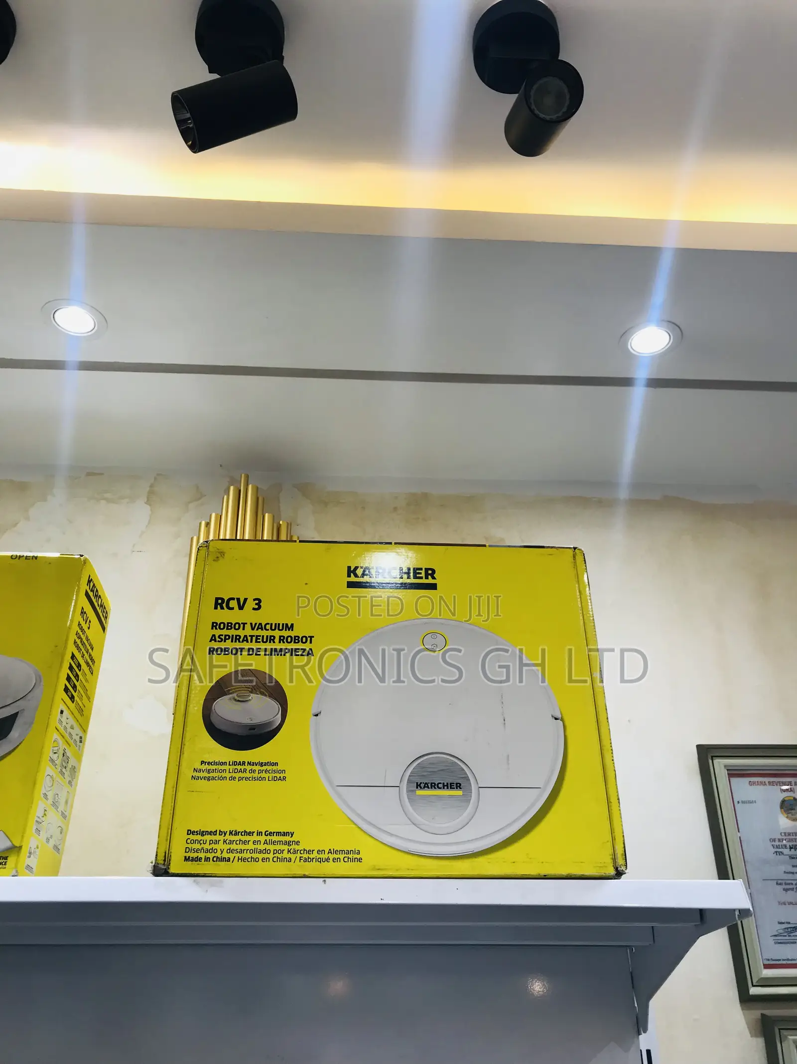 Essential White RCV 3 Robot Cleaner