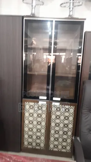 Cabinet Cass Warunpin