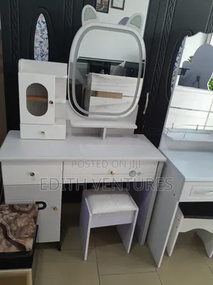 Philis Dresser +Led Set