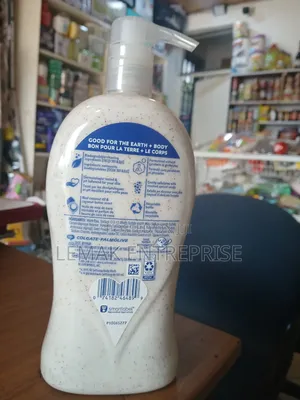 Softsoap Exfoliating Body Wash Scrub Coconut Butter