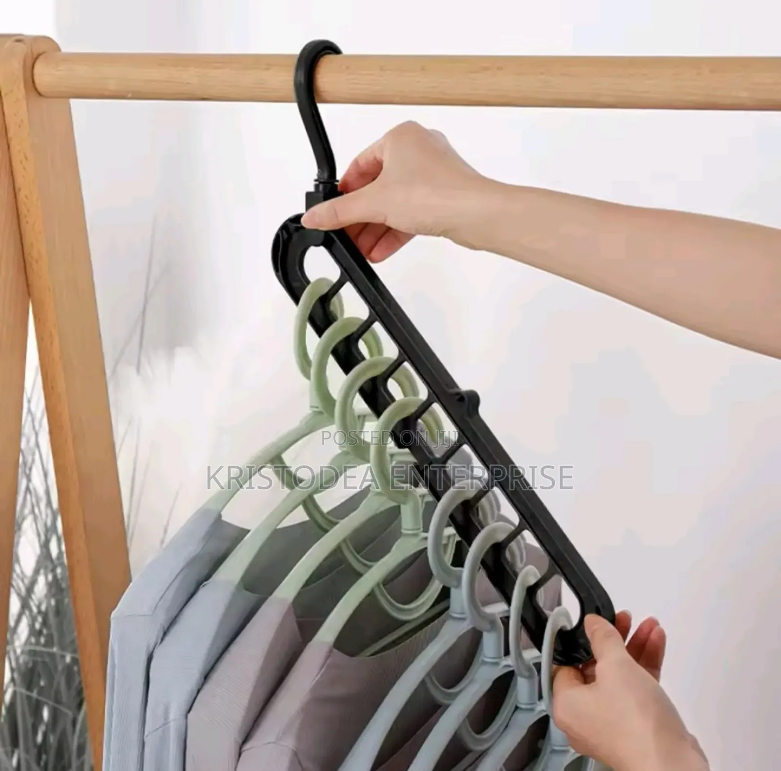 9-Hole Rotating Smart Hanger