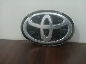 Toyota Glass Crown
