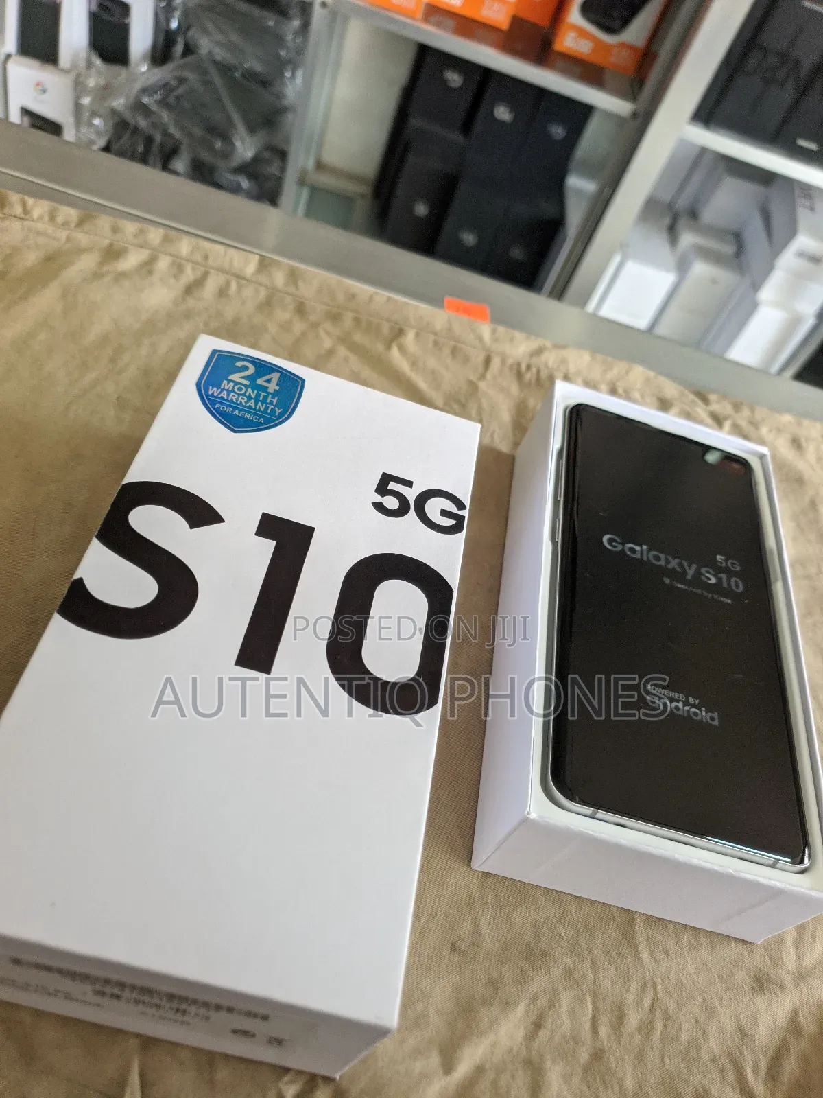 New Samsung Galaxy S10 5G 256 GB Gold