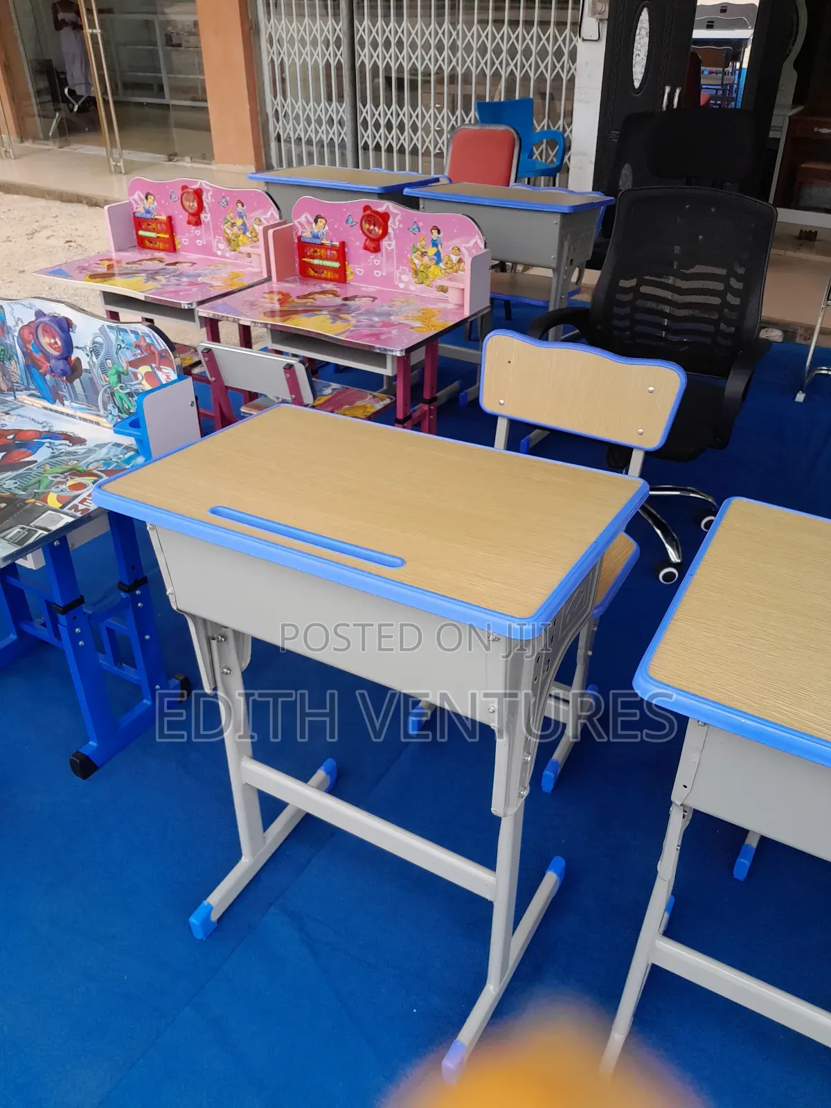 Bungalow Study Desk