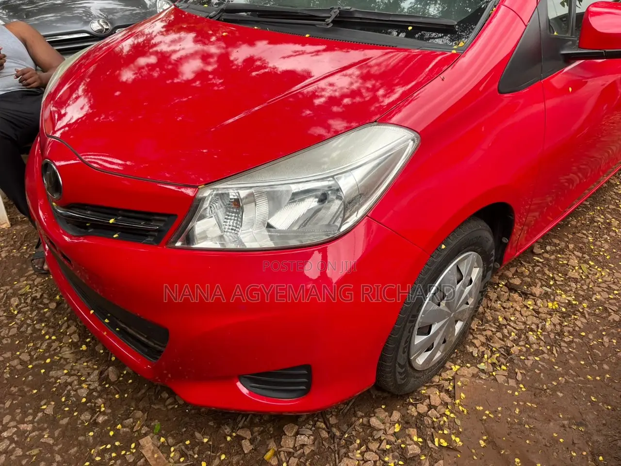Toyota Vitz 2012 Red