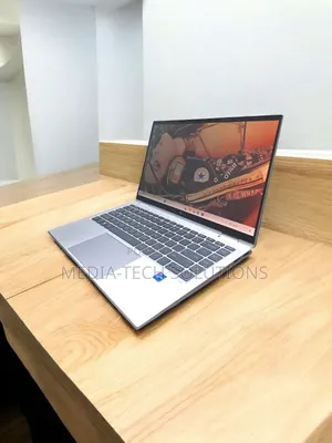 Laptop HP EliteBook 1040 G8 16GB Intel Core i7 SSD 512GB