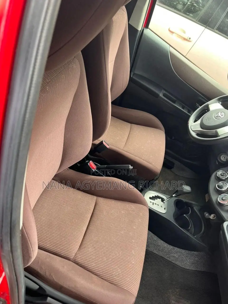 Toyota Vitz 2012 Red