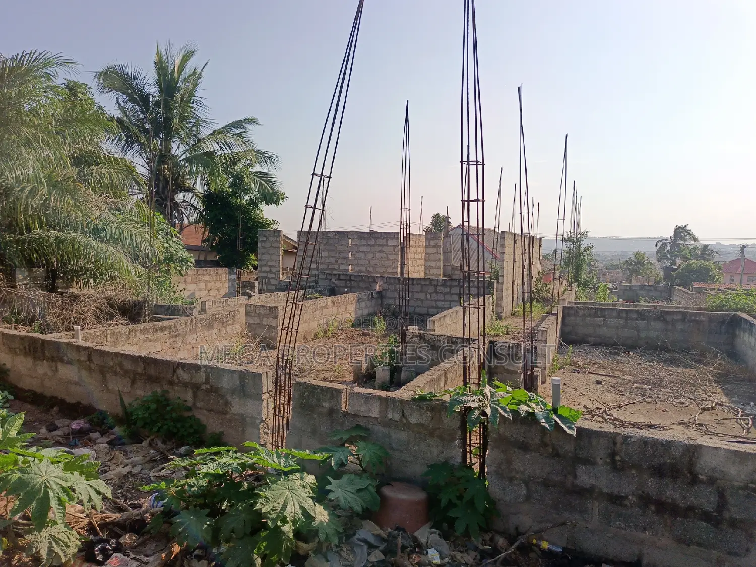 8bdrm House in Lapaz for sale