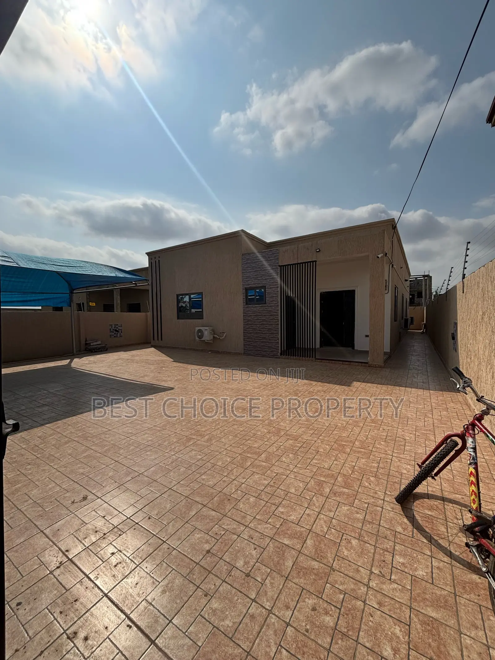 Executive 3 Bedrooms House for Sale