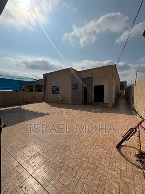 Executive 3 Bedrooms House for Sale
