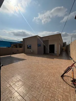 Executive 3 Bedrooms House for Sale