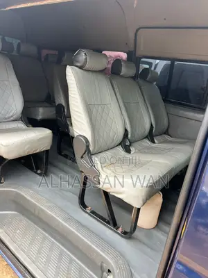 Toyota HiAce 2010 Blue