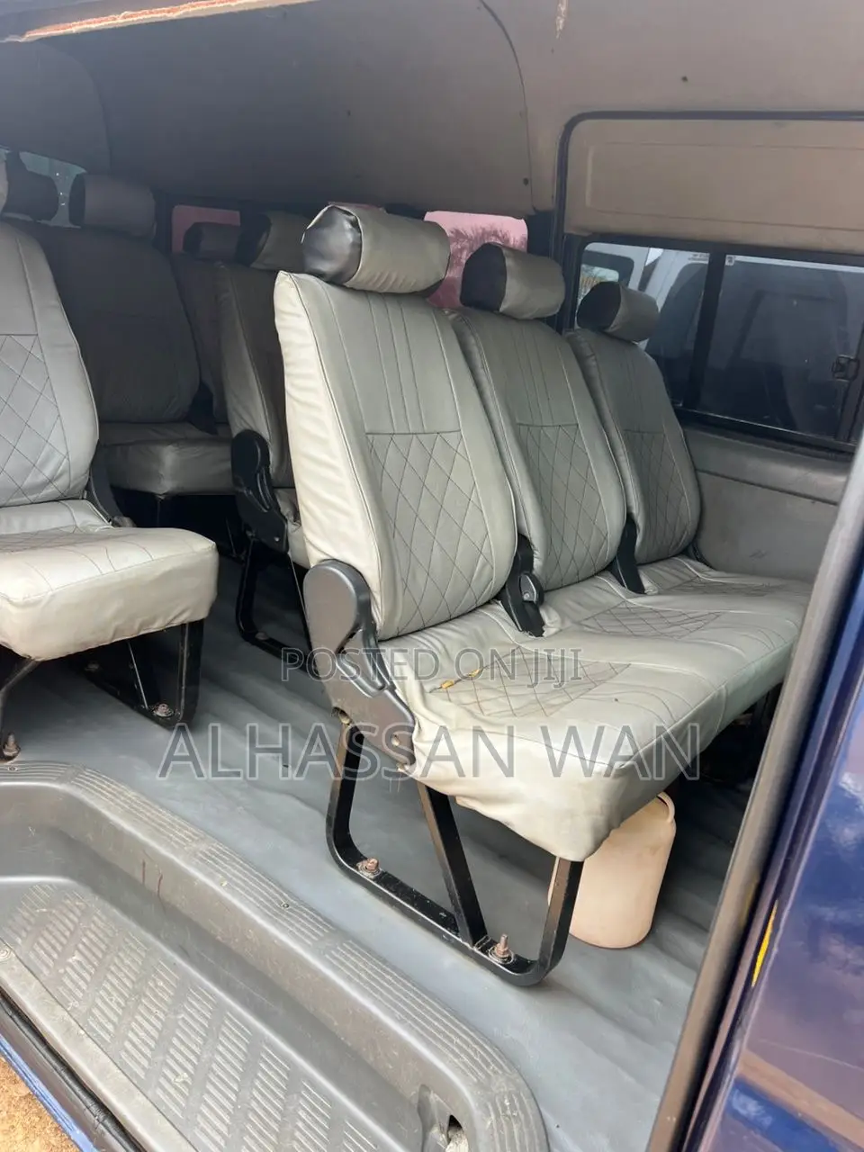 Toyota HiAce 2010 Blue