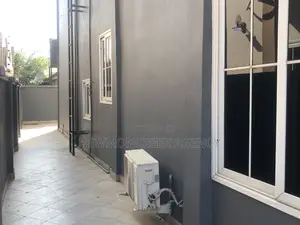 4bdrm Duplex in Lakeside Estates, Accra Metropolitan for rent
