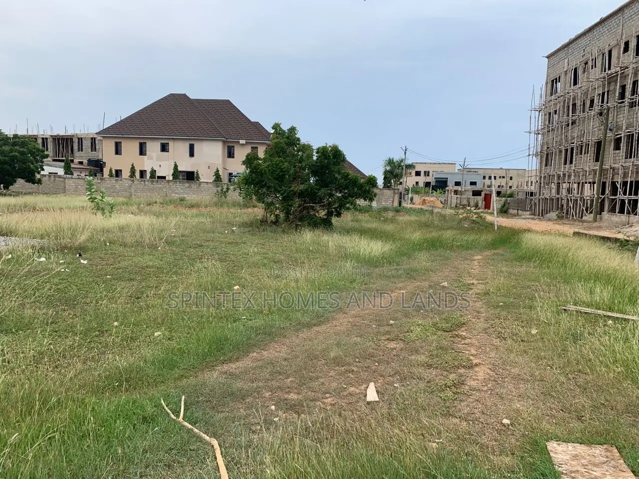 One Plot for Sale, Size 7/100