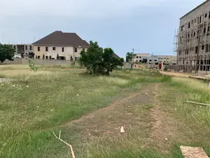 One Plot for Sale, Size 7/100