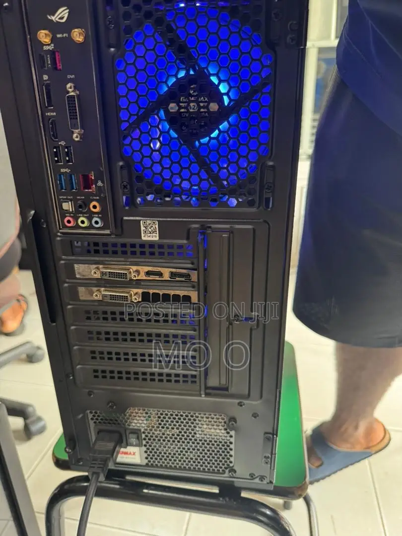 New Asus ROG STRIX GD30CI 16GB Intel Core I7 HDD+SSD 512GB