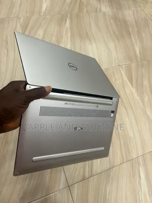 Laptop Dell XPS 13 7390 4GB Intel Core i7 SSD 512GB