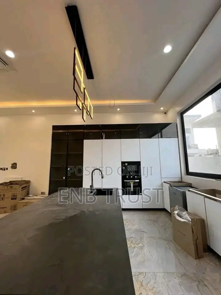 4bdrm House in Ashaley Botwe, School Junction for sale