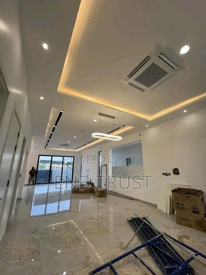 4bdrm House in Ashaley Botwe, School Junction for sale