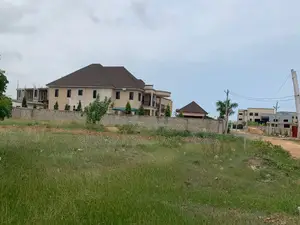 One Plot for Sale, Size 7/100