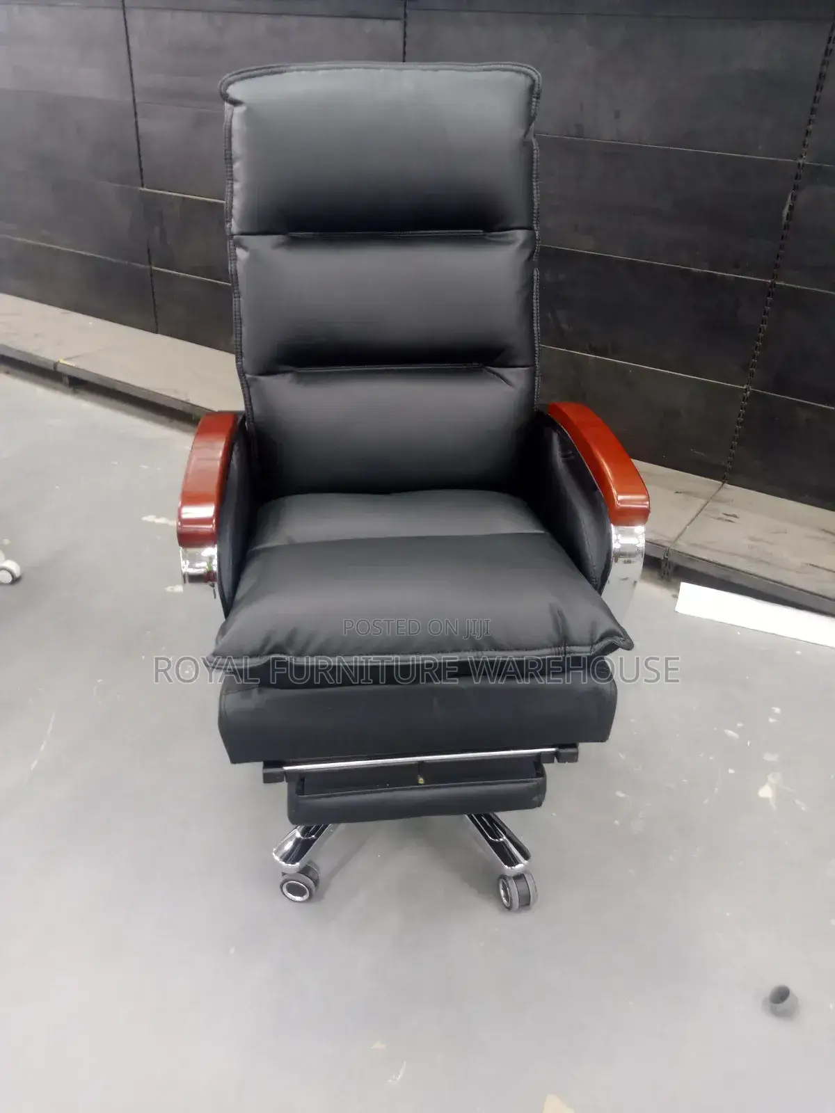 Highly Recommendable Executive Office Chair